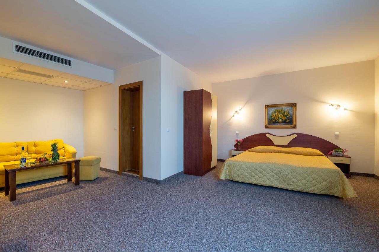 Adamo Hotel Varna Eksteriør billede